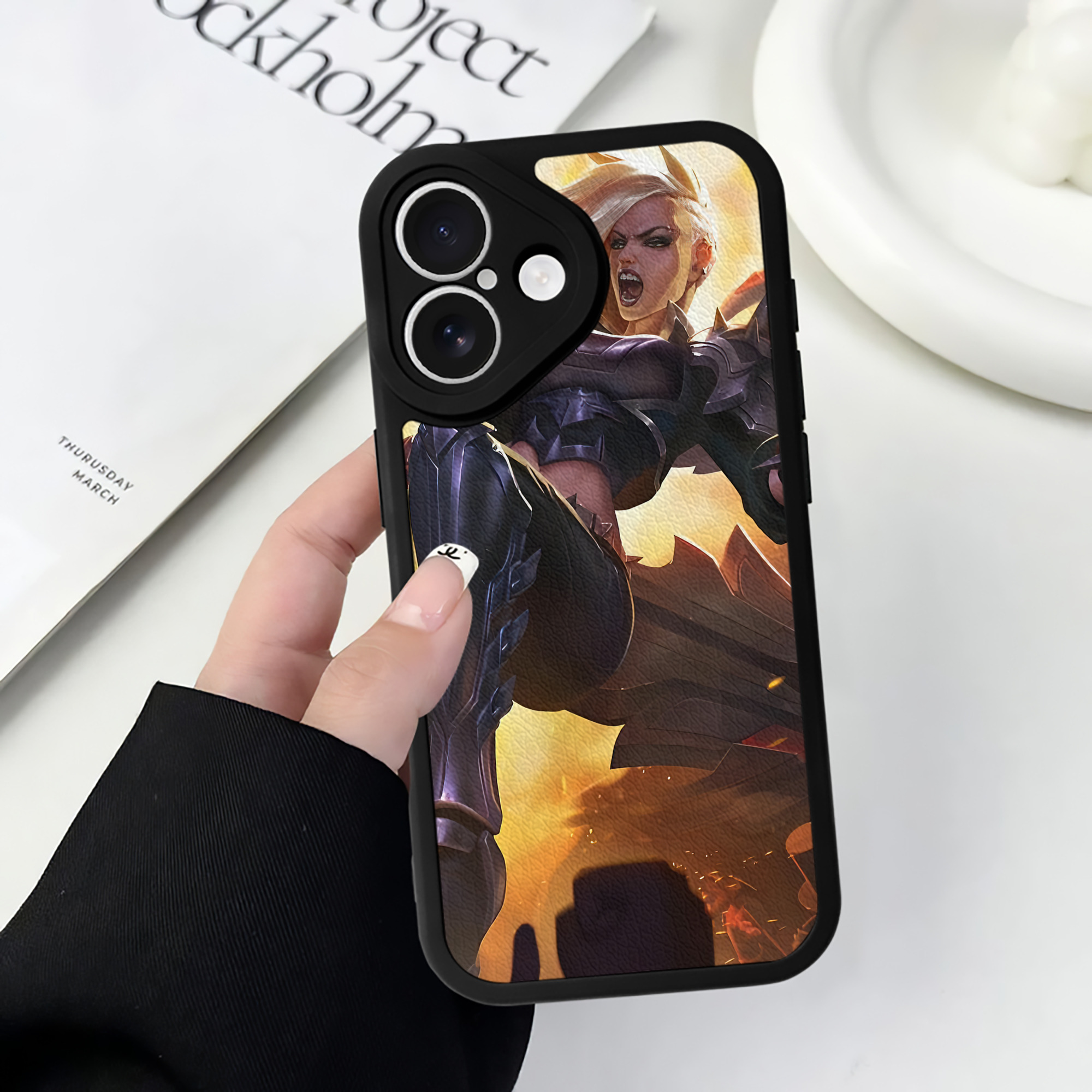 （画像用） リーグ・オブ・レジェンド League of Legends LOL 【iPhone 16シリーズ対応】シリコンスマホケース（レザー調） 材質：シリコン
